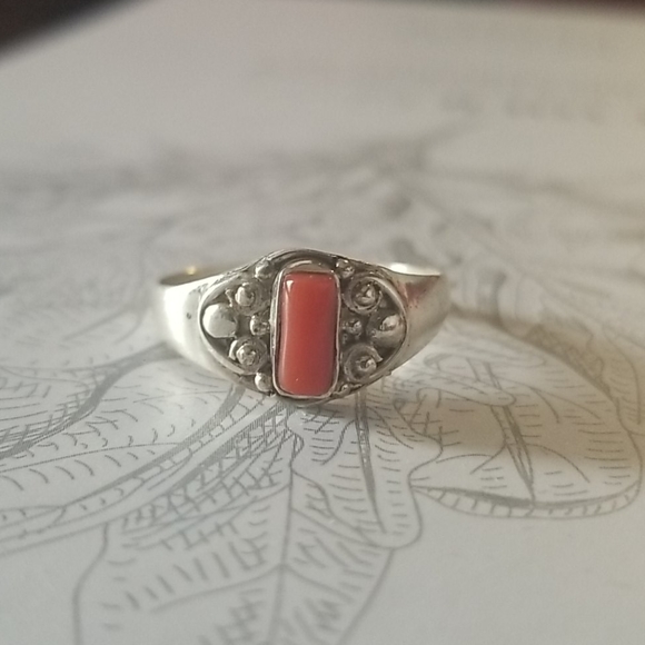 Silver ring. - Picture 3 of 5